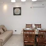 Old Town Apartment *
