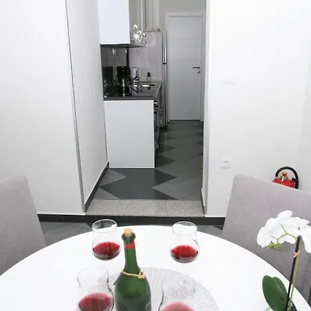 Old Town Apartman *