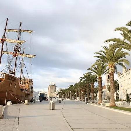 Old Town Apartament Trogir